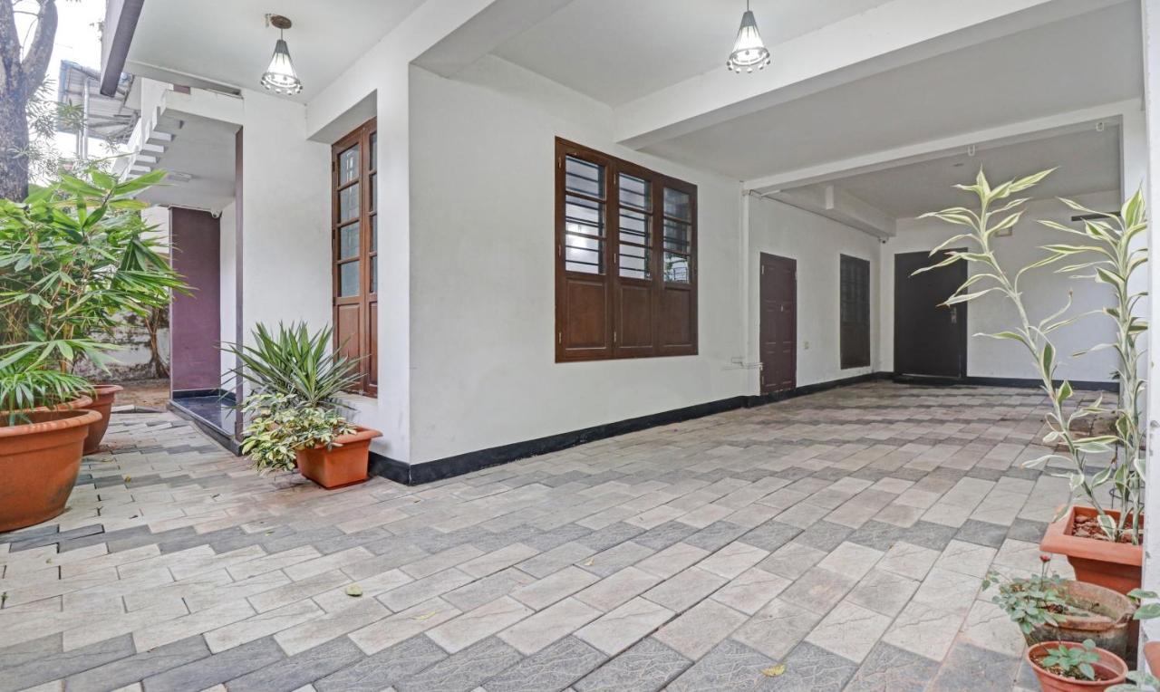 Treebo Backpackers Inn Kochi Ngoại thất bức ảnh